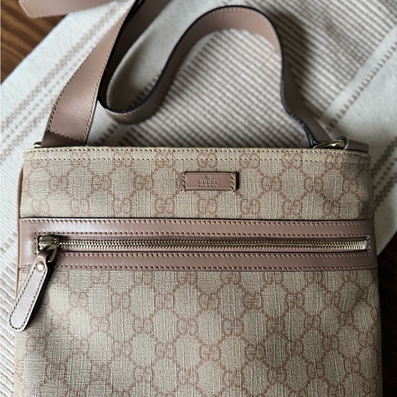 Gucci supreme monogram crossbody bag - Picture 3 of 11